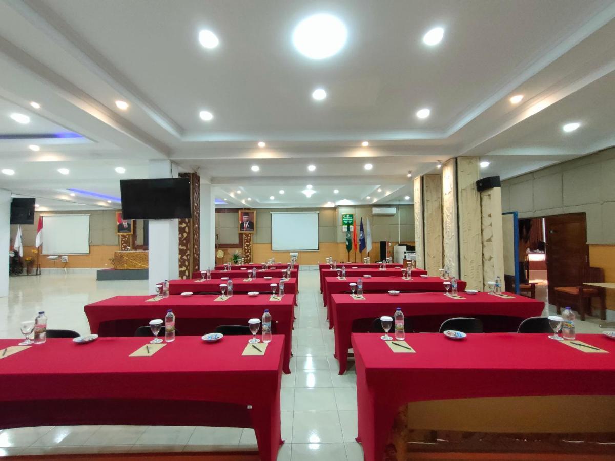 Golden Ganesha Hotel Yogyakarta By Ecommerceloka Gondowulung Exterior photo